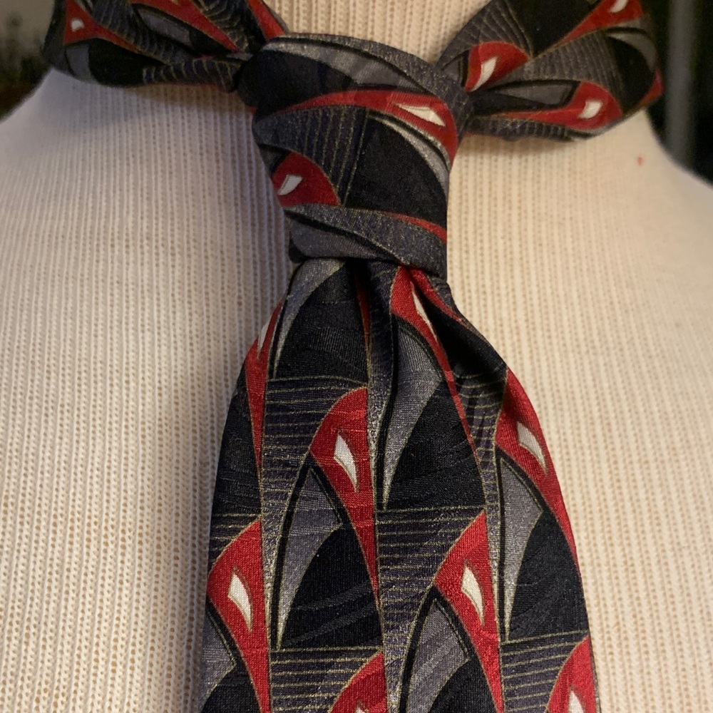 COURRÈGES 100% SILK ABSTRACT GEOMETRIC MODERNIST NECKTIE